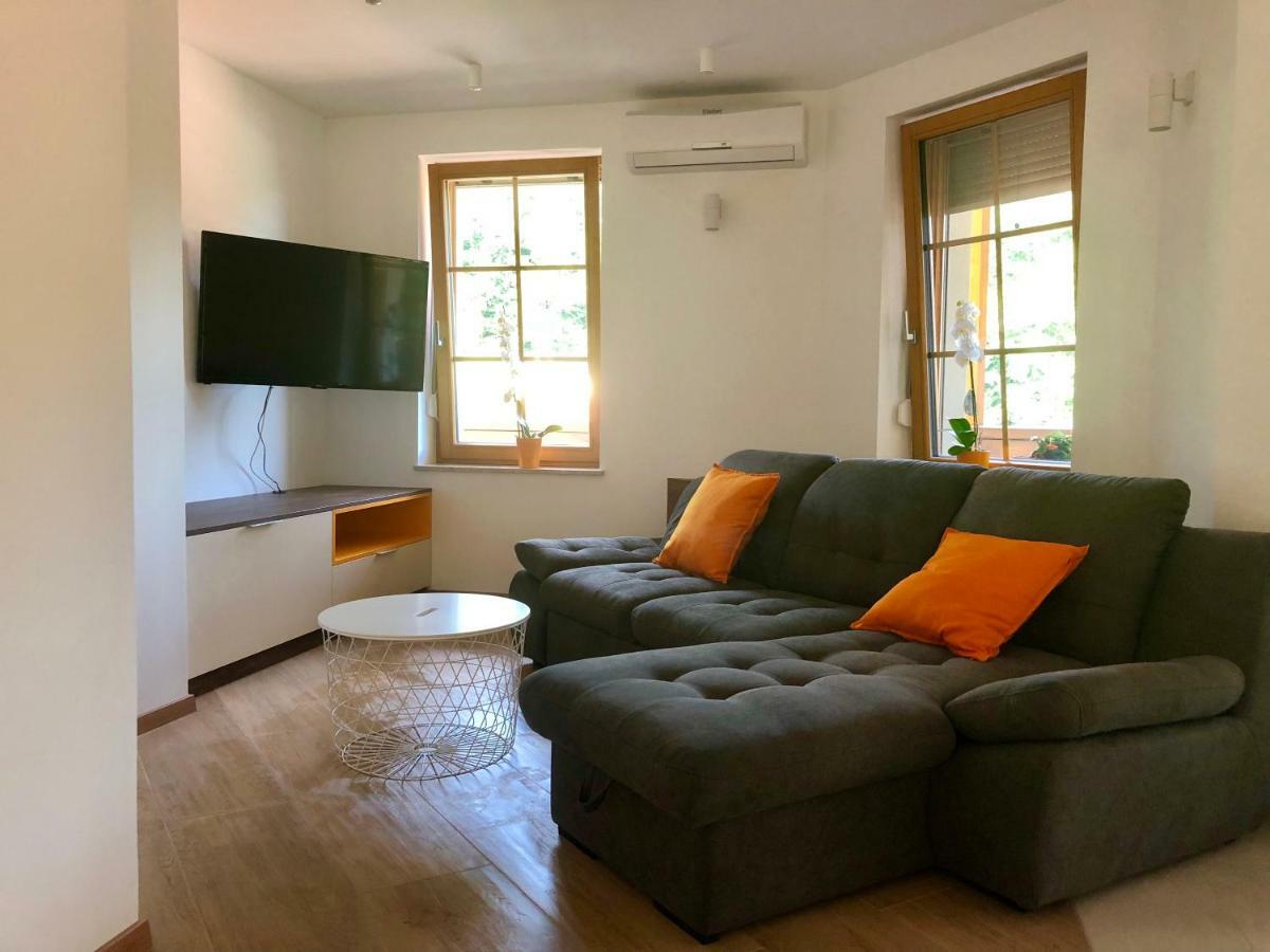 Apartmani Izvor - ตูเฮลย์สเก ตอปลิตเซ ภายนอก รูปภาพ