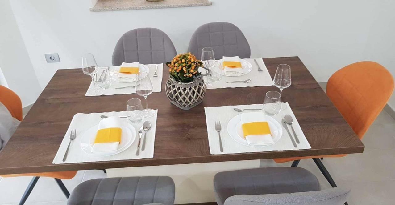 Apartmani Izvor - ตูเฮลย์สเก ตอปลิตเซ ภายนอก รูปภาพ