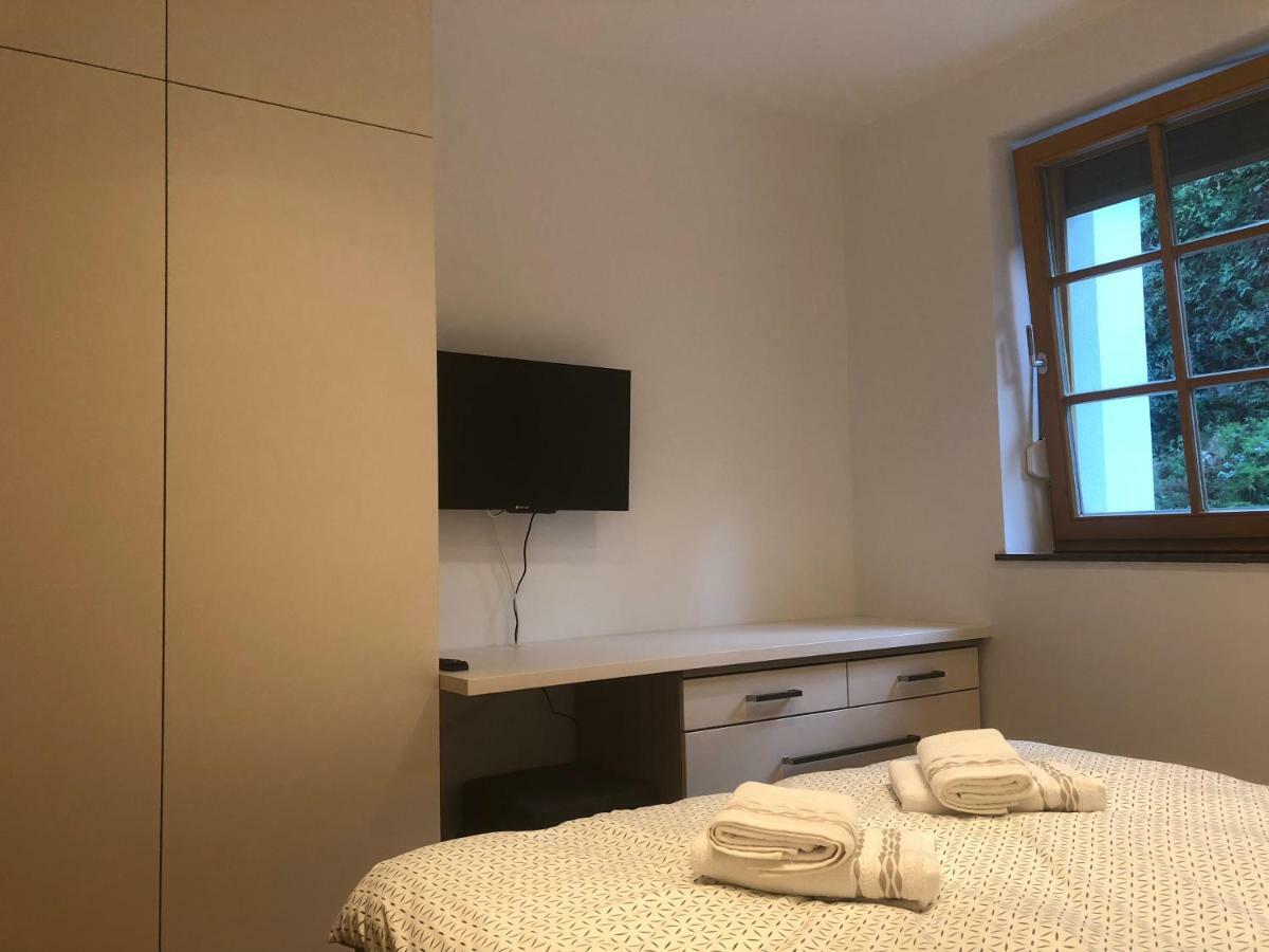 Apartmani Izvor - ตูเฮลย์สเก ตอปลิตเซ ภายนอก รูปภาพ