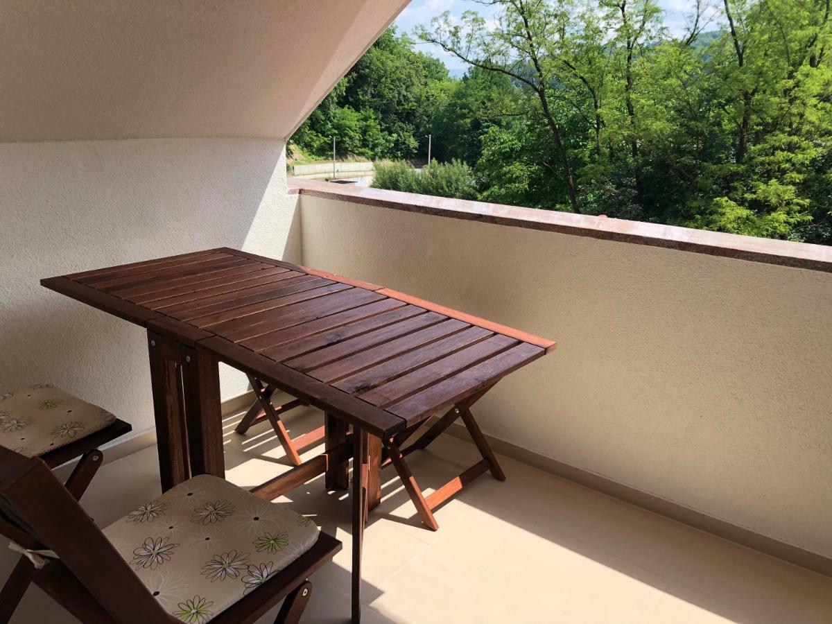Apartmani Izvor - ตูเฮลย์สเก ตอปลิตเซ ภายนอก รูปภาพ