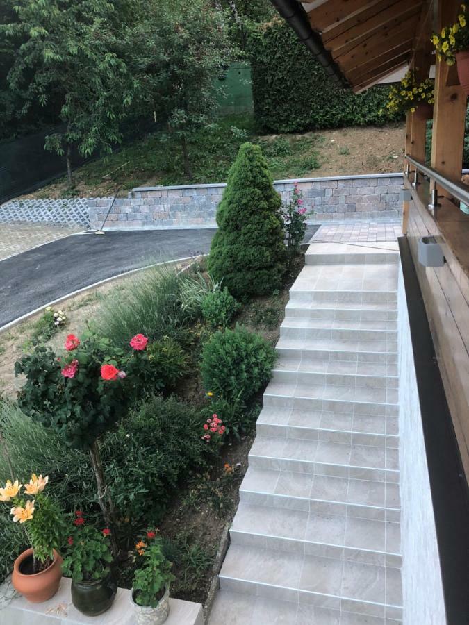 Apartmani Izvor - ตูเฮลย์สเก ตอปลิตเซ ภายนอก รูปภาพ